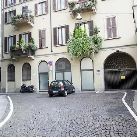 Mansard Very Close To Duomo * Milano